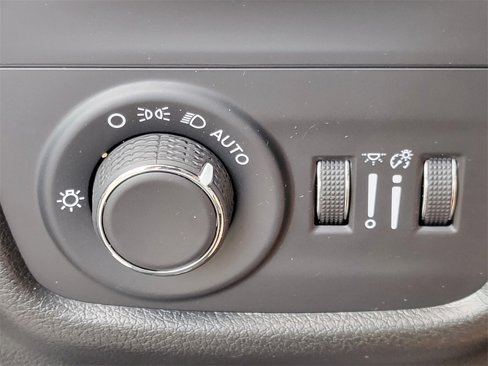 Used 2024 Jeep Grand Cherokee Altitude image 24