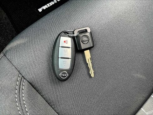 Certified 2025 Nissan Frontier SV image 29