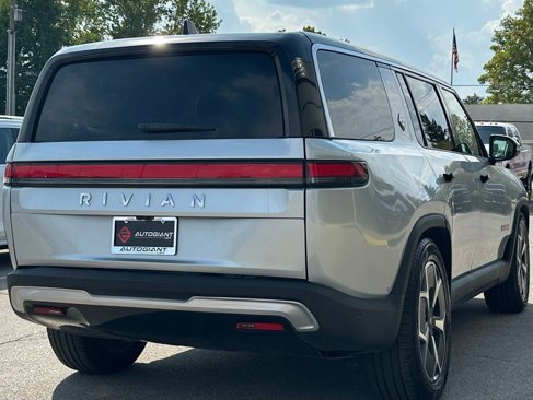 Used 2023 Rivian R1S Adventure image 10
