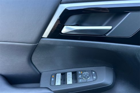 New 2025 Mitsubishi Outlander SE image 12