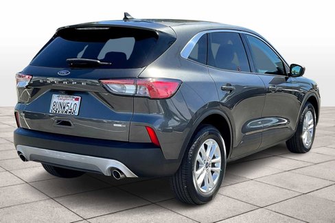 Used 2020 Ford Escape SE image 15
