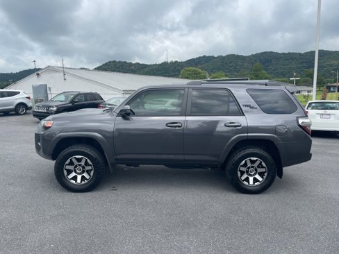Used 2022 Toyota 4Runner TRD Off-Road image 5