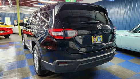 Used 2023 Honda Pilot LX image 4