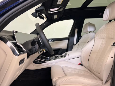 New 2026 BMW X7 M60i image 4