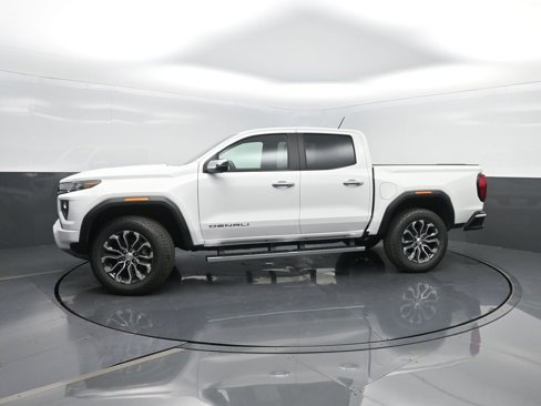 New 2026 GMC Canyon Denali image 1