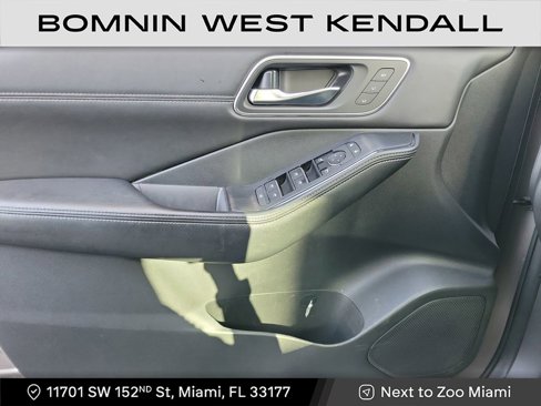 Used 2021 Nissan Rogue SL image 27
