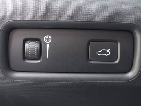 Used 2022 Polestar Polestar 2 w/ Performance Package image 10