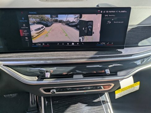 New 2026 BMW X7 M60i image 18