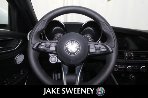 New 2022 Alfa Romeo Giulia Ti image 14
