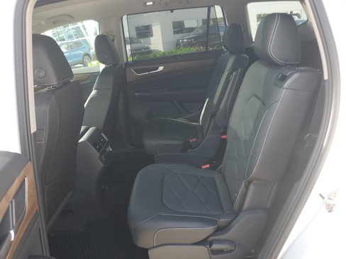 New 2026 Volkswagen Atlas SE image 11