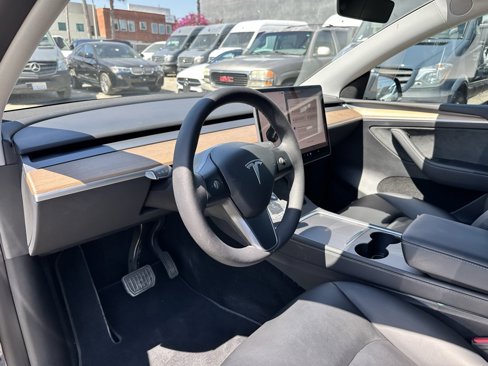 Used 2023 Tesla Model Y Long Range image 10