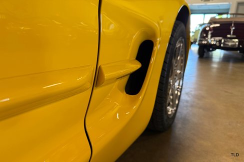 Used 2002 Chevrolet Corvette Convertible w/ Preferred Equipment Group2 image 44