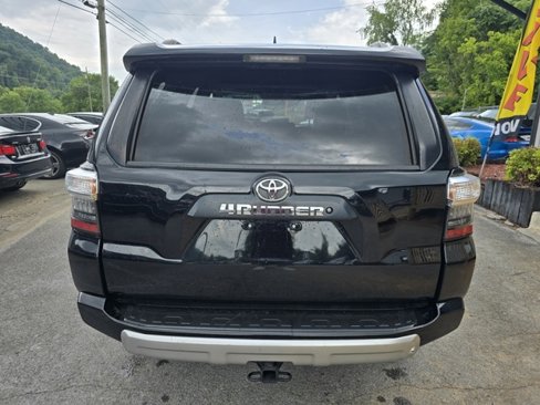 Used 2018 Toyota 4Runner TRD Off-Road Premium image 3