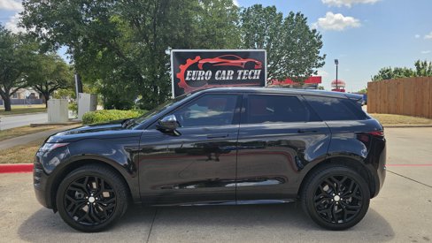 Used 2020 Land Rover Range Rover Evoque R-Dynamic SE image 2