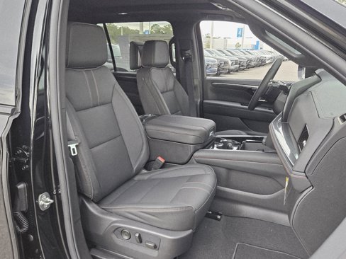 New 2026 Chevrolet Suburban RST image 18