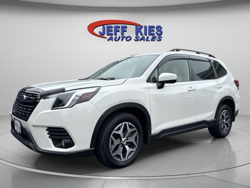Used 2023 Subaru Forester Premium image 1