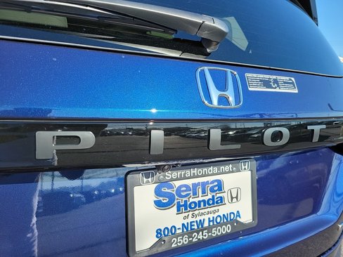 New 2025 Honda Pilot Touring image 9