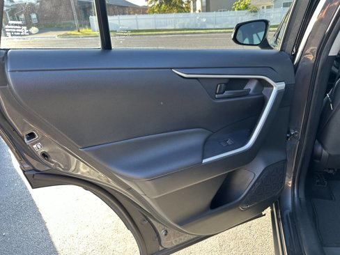 Used 2019 Toyota RAV4 LE image 16