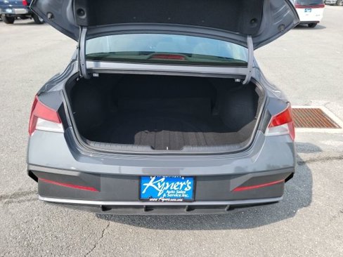 Used 2024 Hyundai Elantra SEL image 10