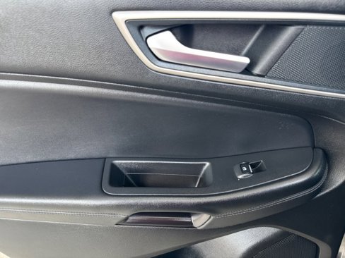 Used 2024 Ford Edge SEL image 6