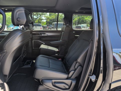 New 2025 Jeep Wagoneer Series II image 34