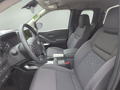 Used 2025 Nissan Frontier SV image 26