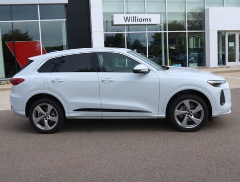 New 2025 Audi Q5 Premium Plus image 2