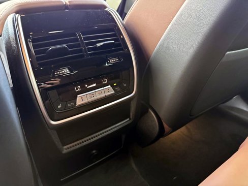 New 2026 BMW X6 xDrive40i w/ Climate Comfort Package image 13