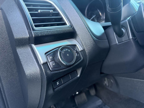 Used 2016 Ford Explorer XLT w/ Equipment Group 202A image 18