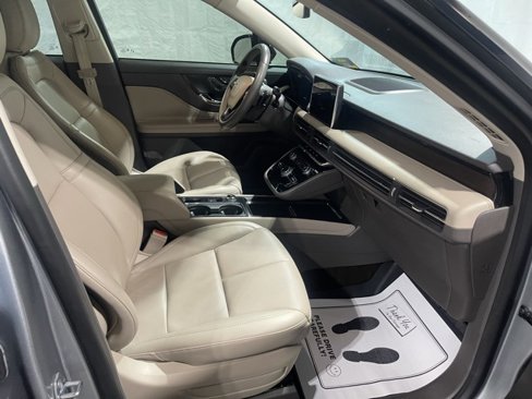 Used 2022 Lincoln Corsair Reserve image 28