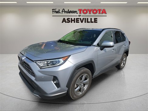 Used 2019 Toyota RAV4 Limited image 3