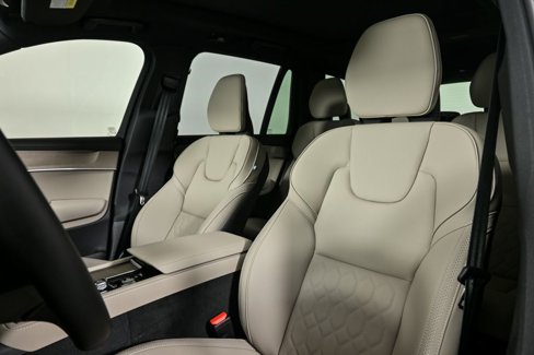 New 2026 Volvo XC90 B6 Plus w/ Protection Package Premier image 5