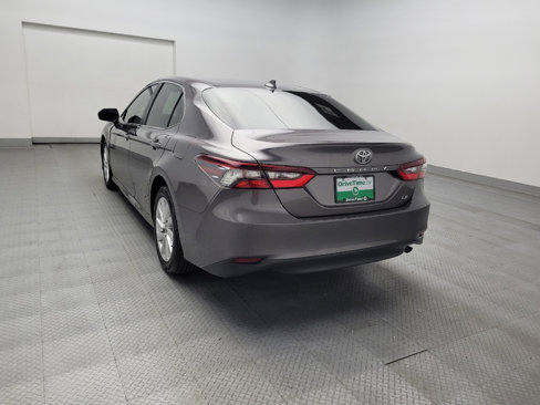 Used 2021 Toyota Camry LE image 6