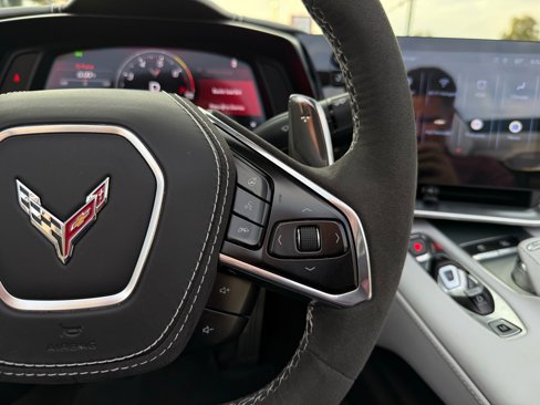 Used 2024 Chevrolet Corvette Stingray Premium Conv w/ Z51 Performance Package image 31