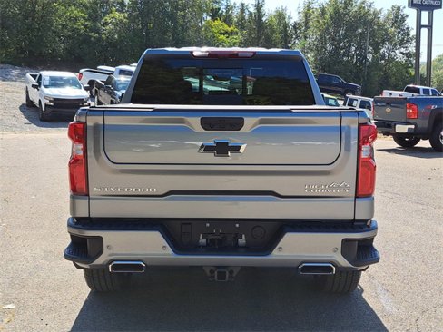 Used 2025 Chevrolet Silverado 1500 High Country w/ Technology Package image 4
