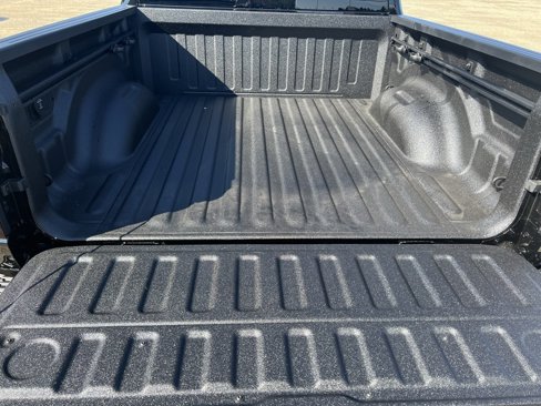 New 2026 RAM 1500 4x4 Crew Cab image 18