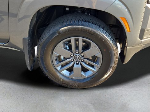 Used 2025 Nissan Frontier SV image 4