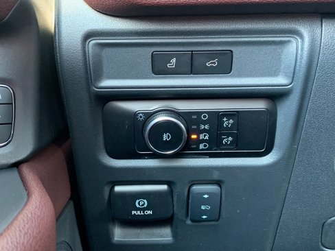 Used 2024 Ford Expedition Limited image 28