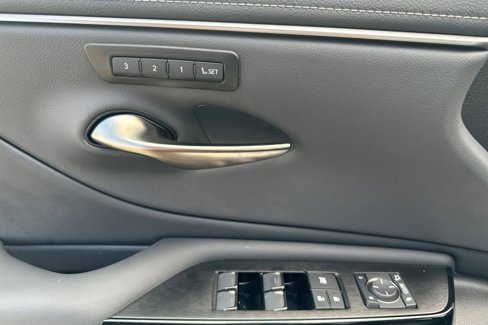 New 2025 Lexus ES 350 w/ Premium Package image 11