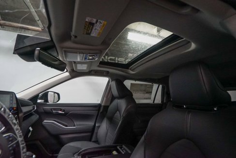 New 2025 Toyota Highlander XLE image 43