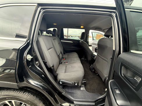 Used 2019 Toyota Highlander LE image 15
