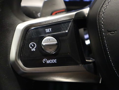 Used 2023 BMW 760i xDrive w/ Parking Assistance Package image 32