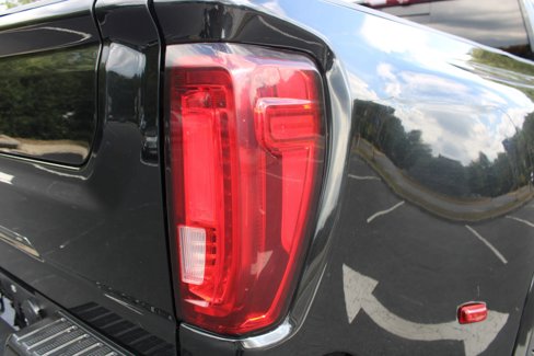 Used 2022 GMC Sierra 3500 Denali w/ Denali Ultimate Package image 27