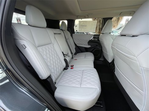 New 2025 Mitsubishi Outlander SEL image 21