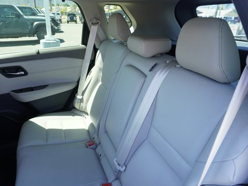 Used 2023 Nissan Rogue SL w/ SL Premium Package image 23