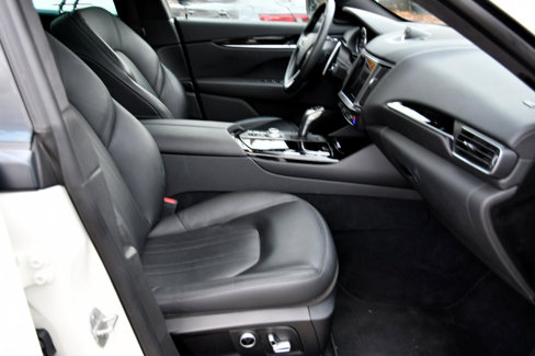 Used 2023 Maserati Levante Modena image 23