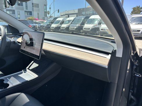 Used 2024 Tesla Model Y Long Range image 14