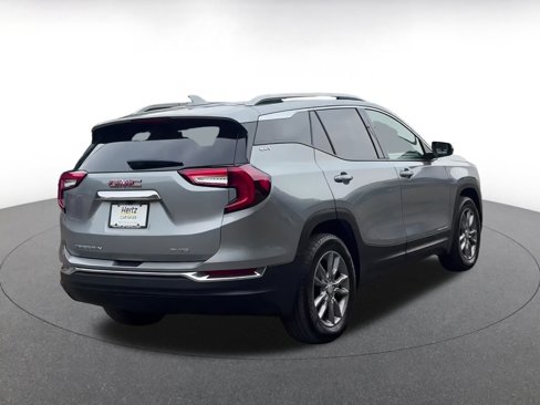 Used 2024 GMC Terrain SLT image 16