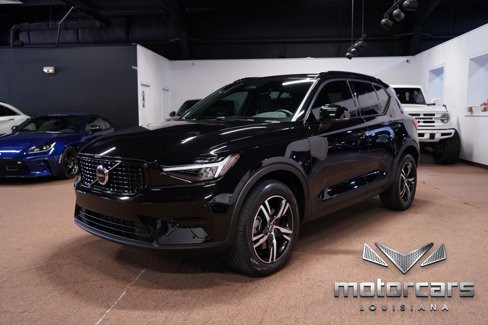 Used 2024 Volvo XC40 B5 Core image 3