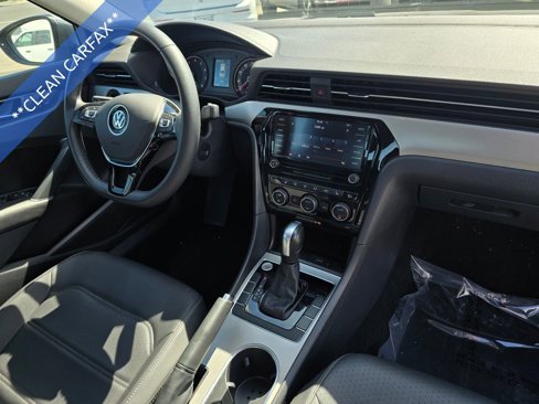 Used 2022 Volkswagen Passat 2.0T SE image 13